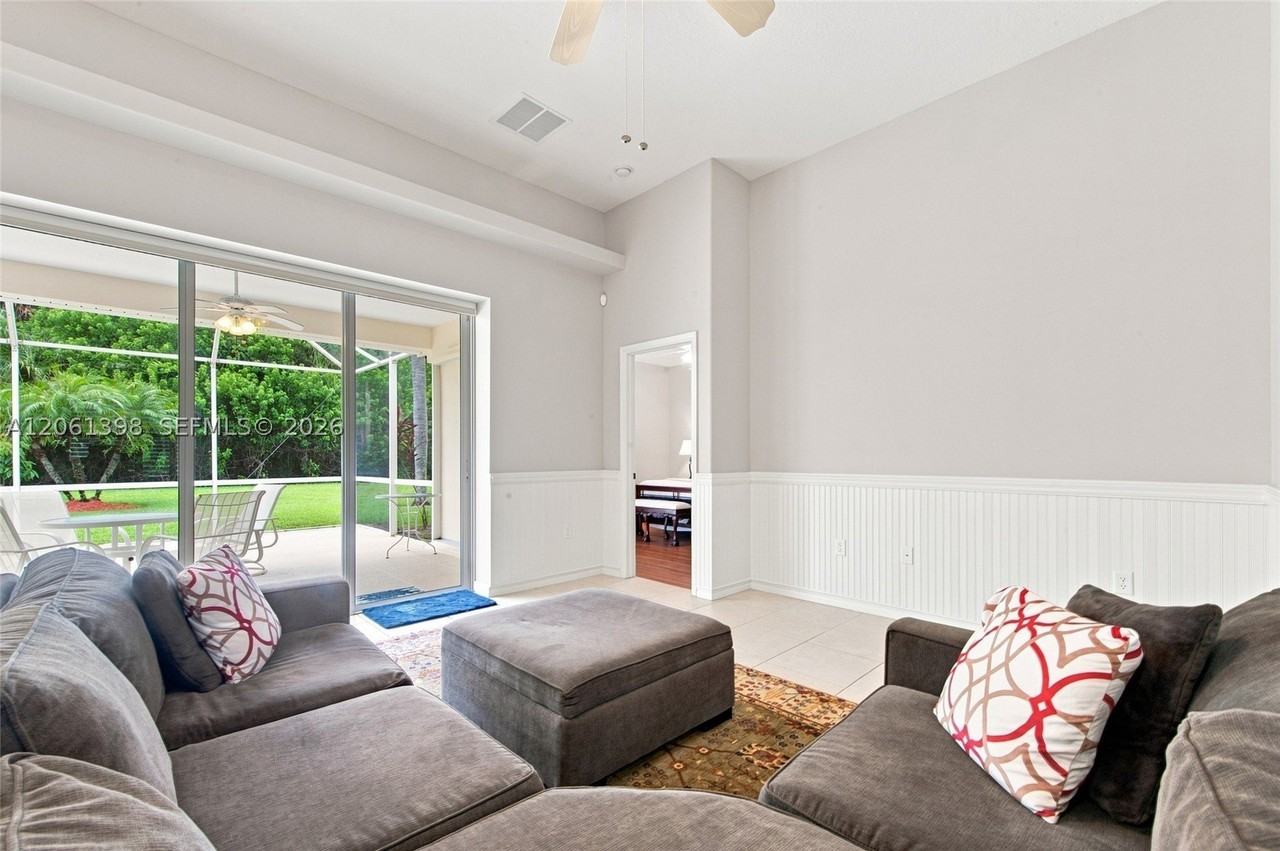 4025 Chablis St Sw - Photo 5 of 50