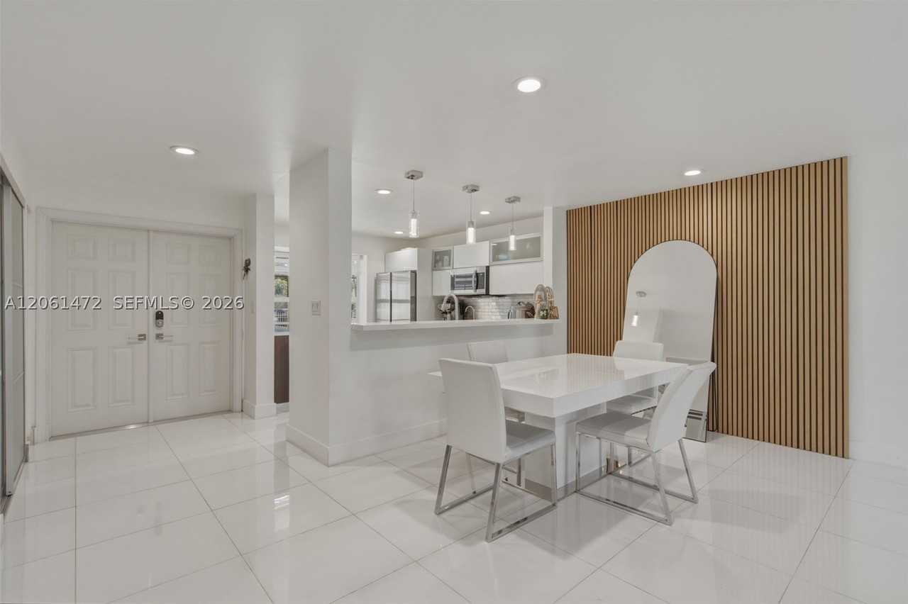 10805 Nw 3rd Ct - Photo 3 of 26