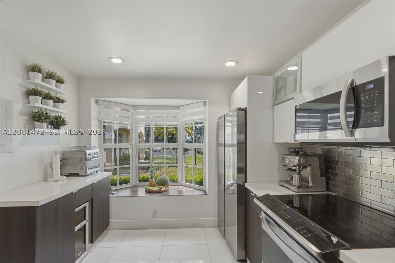 10805 Nw 3rd Ct - Photo 7 of 26