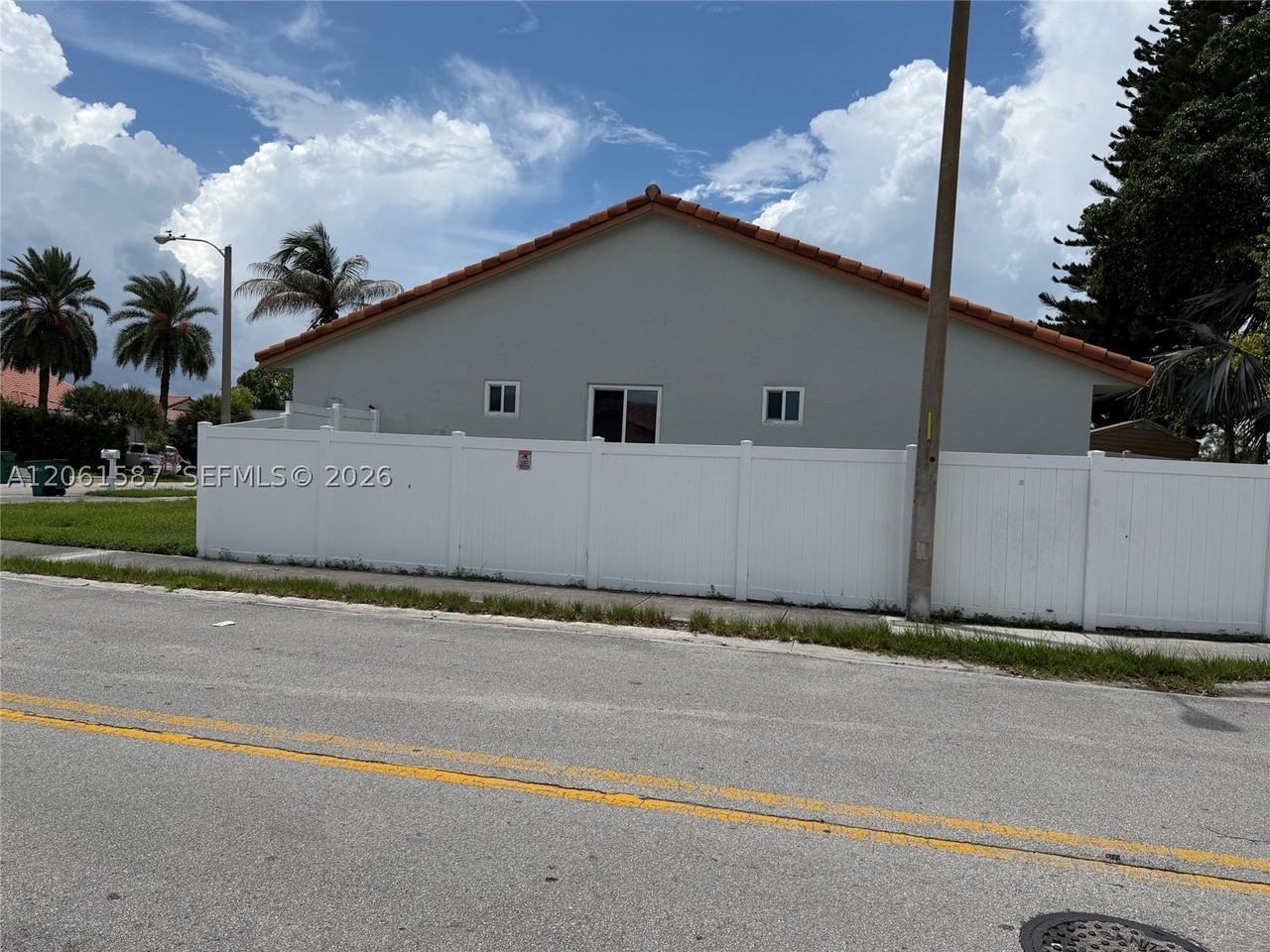 11686 Nw 91st Pl - Photo 4 of 4
