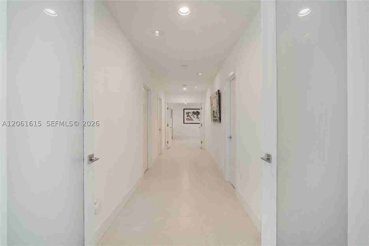 324 Caribbean Rd - Photo 4 of 22