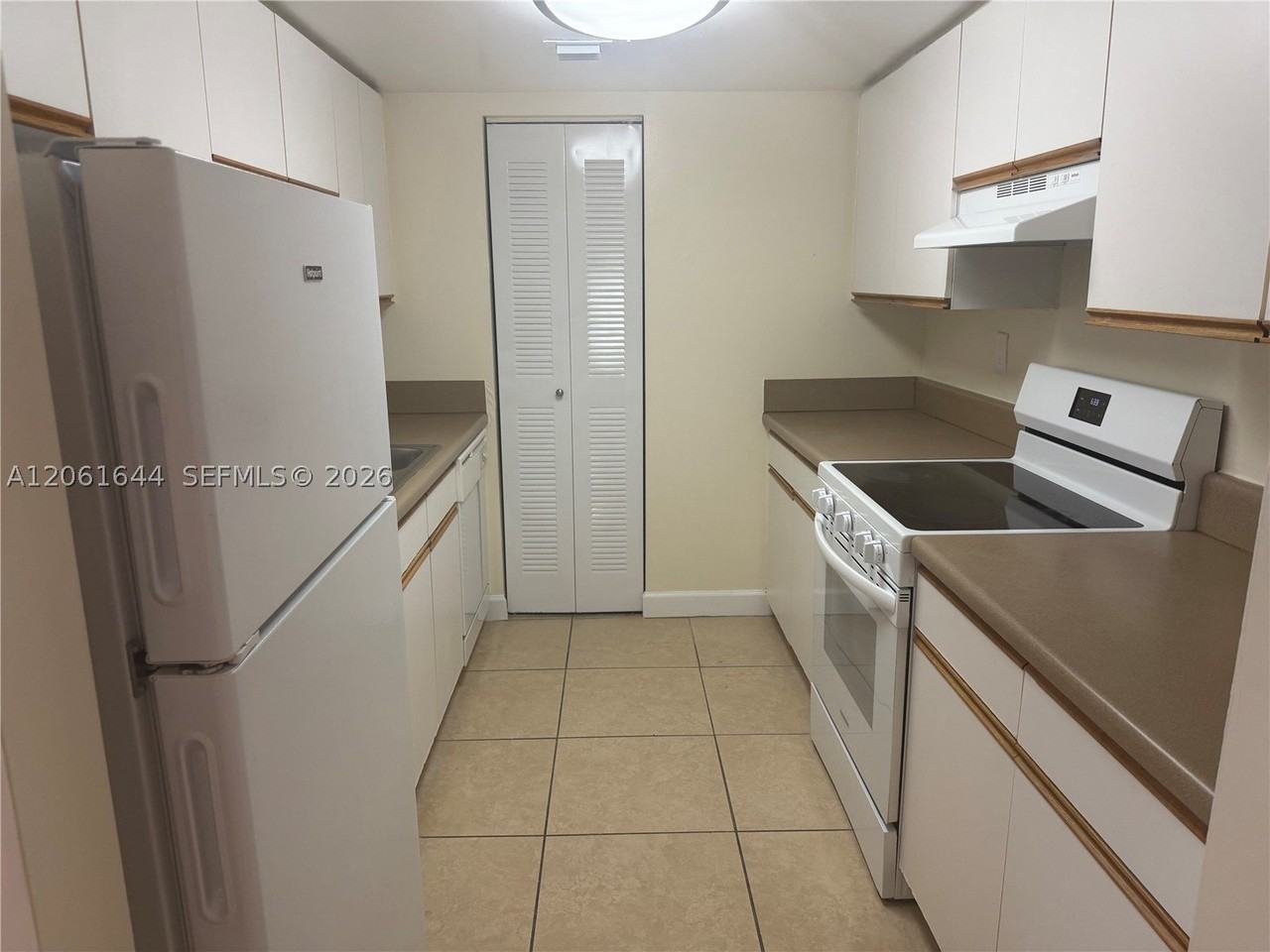 915 Nw 1st Ave - Photo 5 of 8