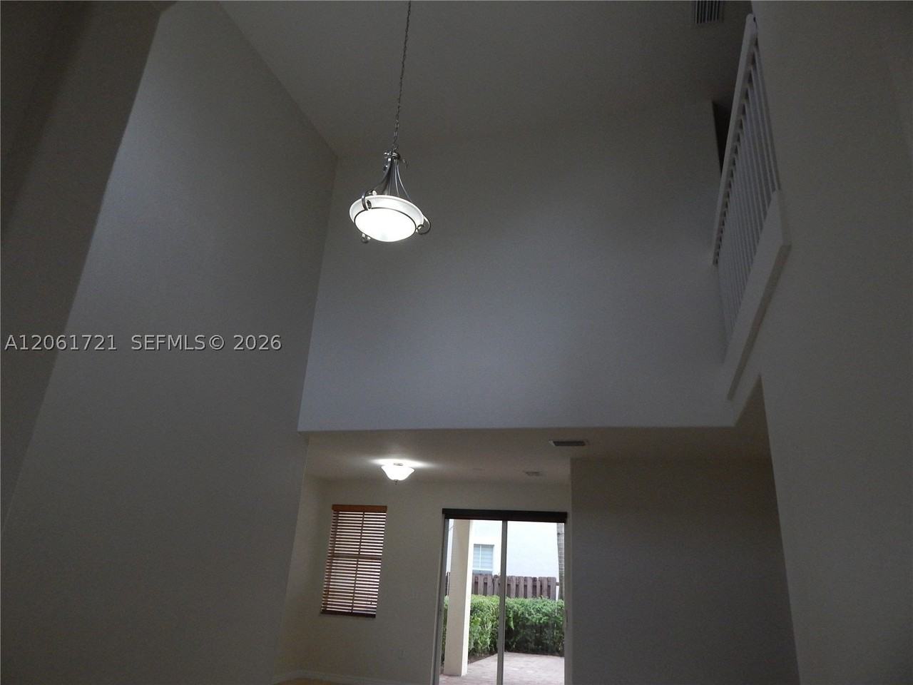 320 Sw 87th Ct - Photo 4 of 34
