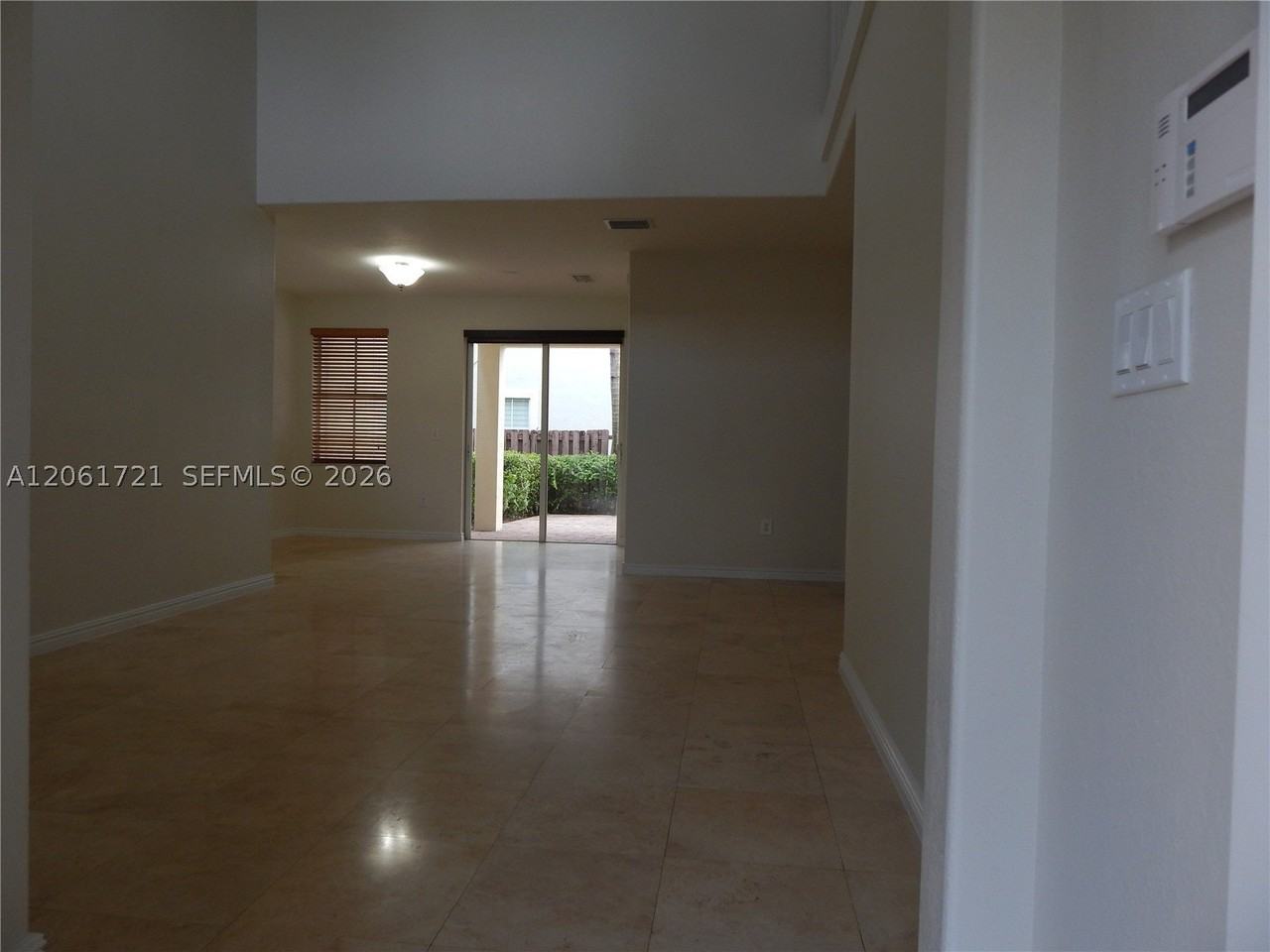 320 Sw 87th Ct - Photo 5 of 34