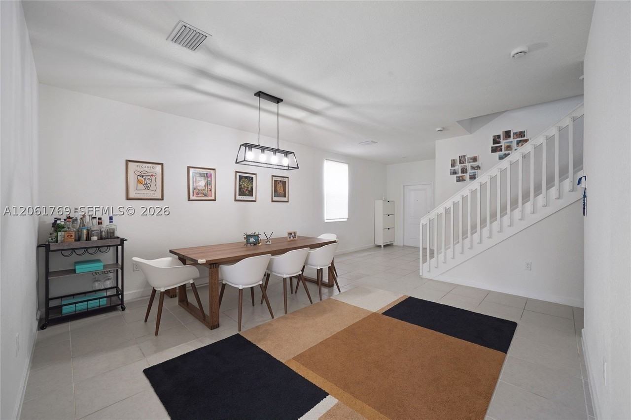 2629 Se 24th Ct - Photo 4 of 28