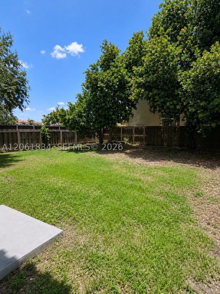 2603 Ne 41st Cir #2603 - Photo 4 of 20