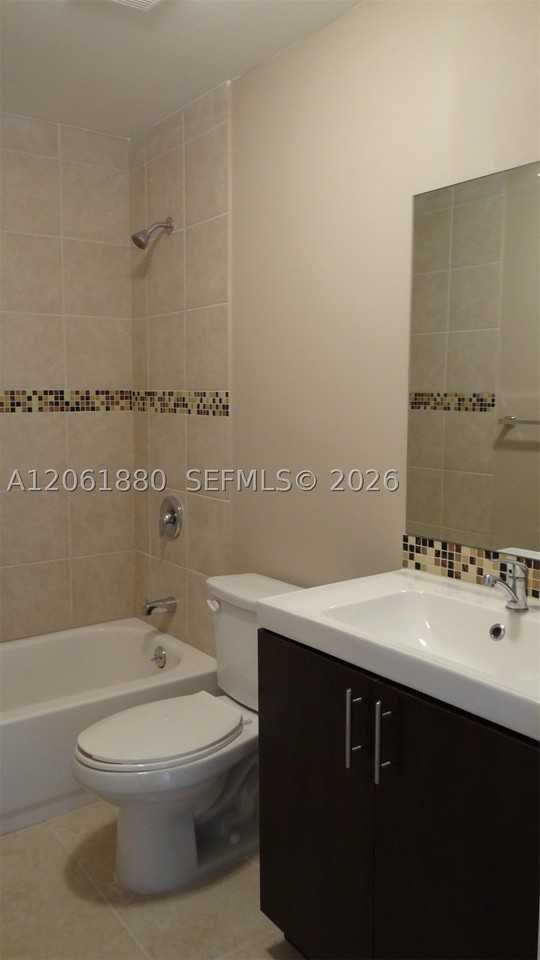1469 Sw 5th St #1 - Photo 3 of 5