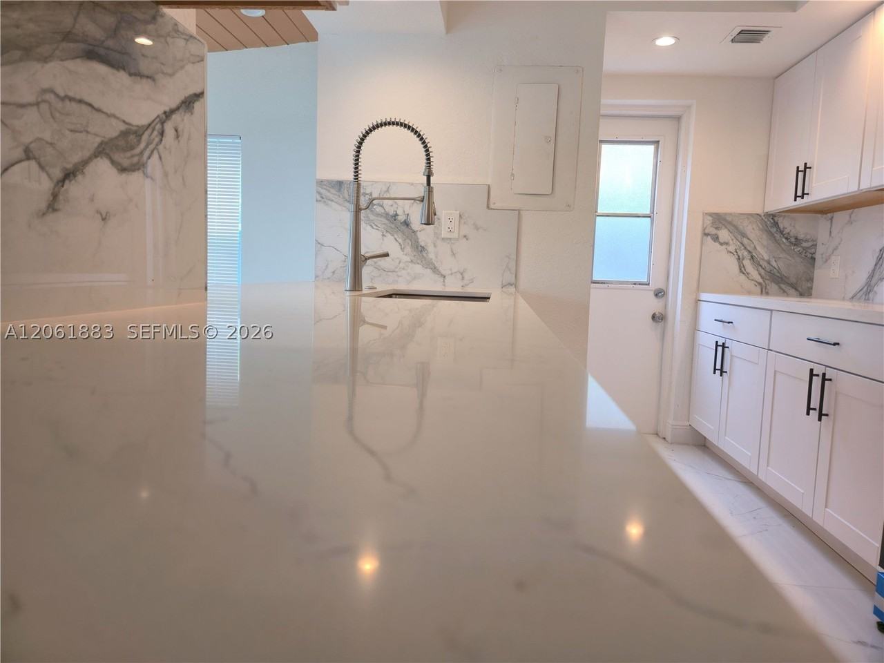 1141 Sw 8th Ter - Photo 4 of 18