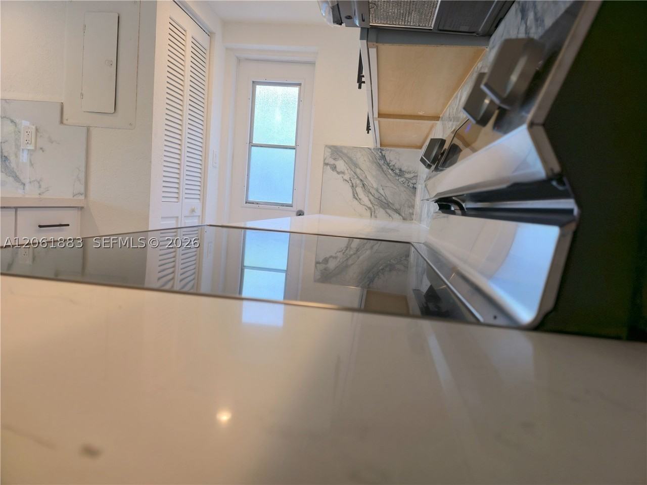 1141 Sw 8th Ter - Photo 6 of 18