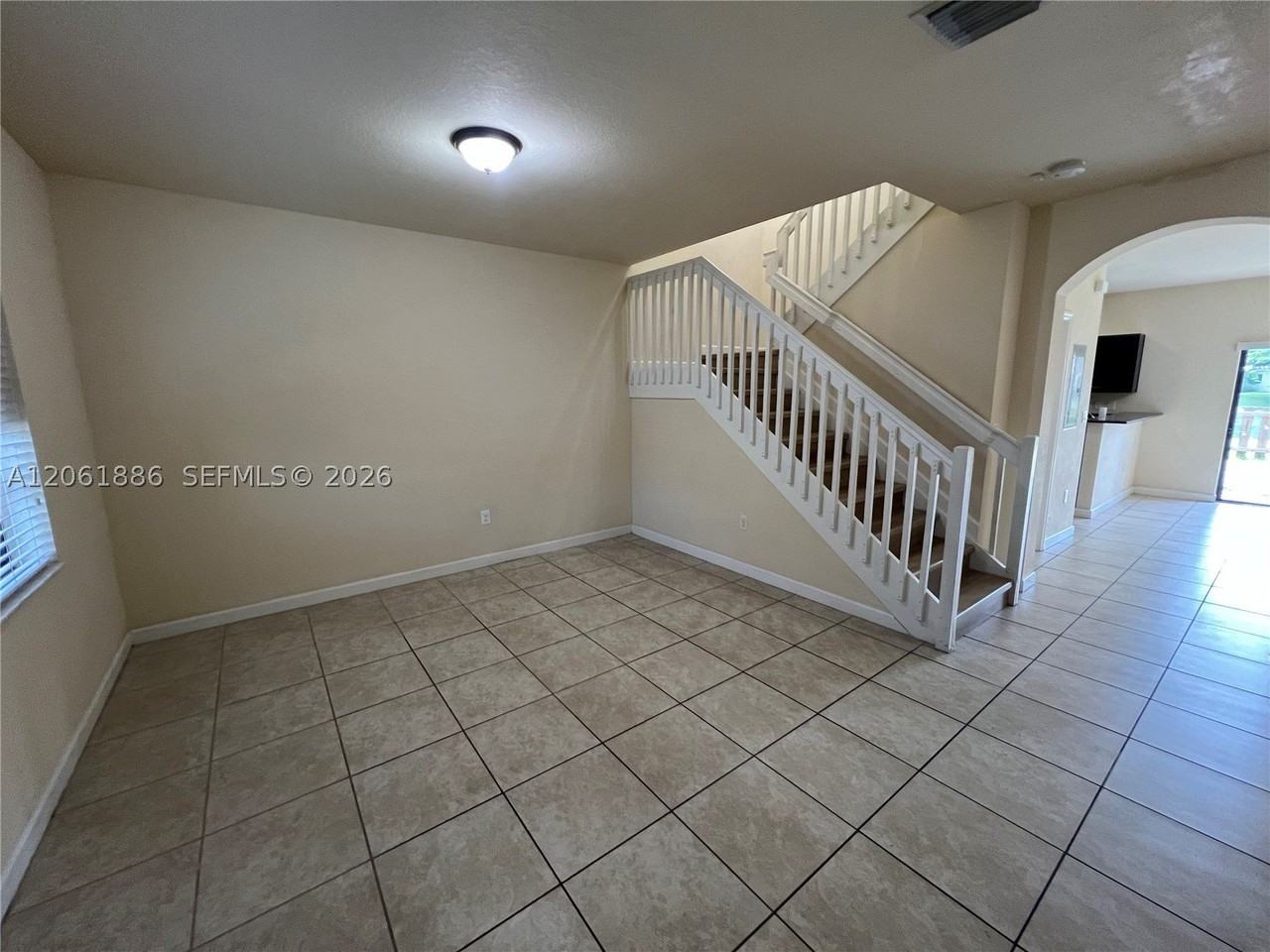 748 Se 32nd Ave #748 - Photo 3 of 40