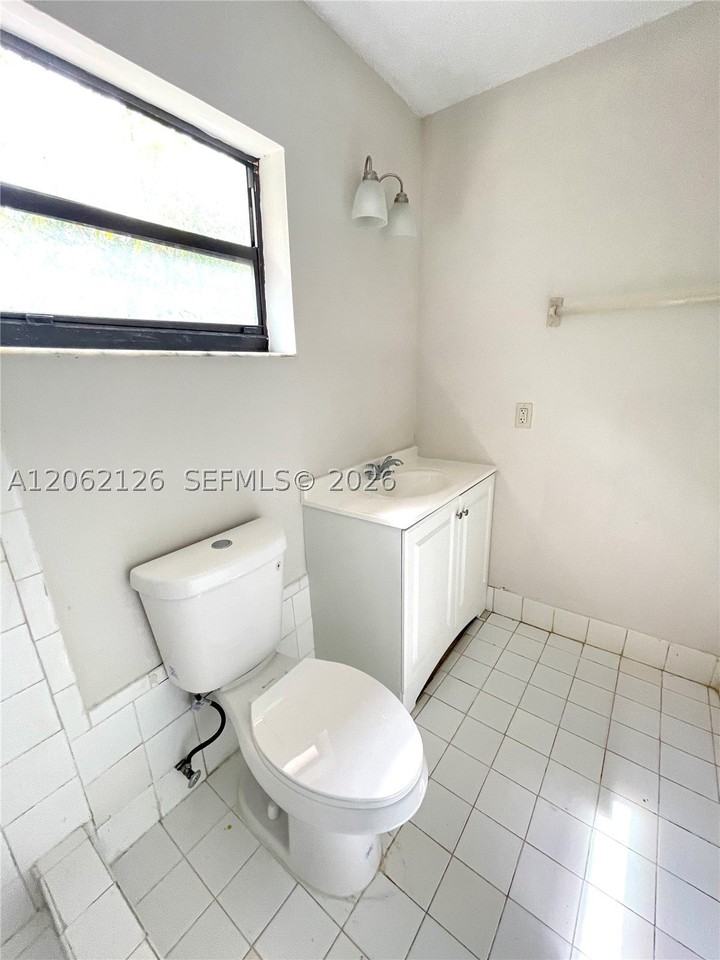 247 Sw 7th St #249B - Photo 7 of 9