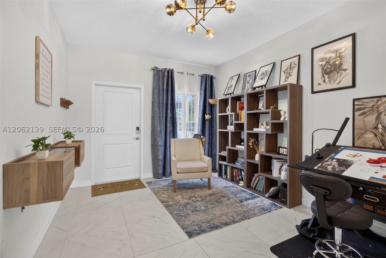 6015 Coralberry St - Photo 3 of 41