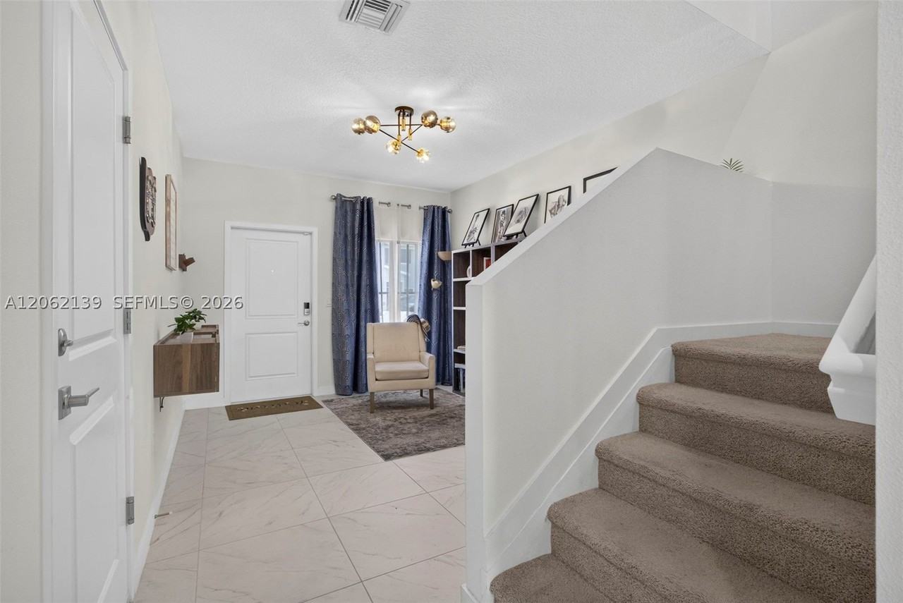 6015 Coralberry St - Photo 4 of 41