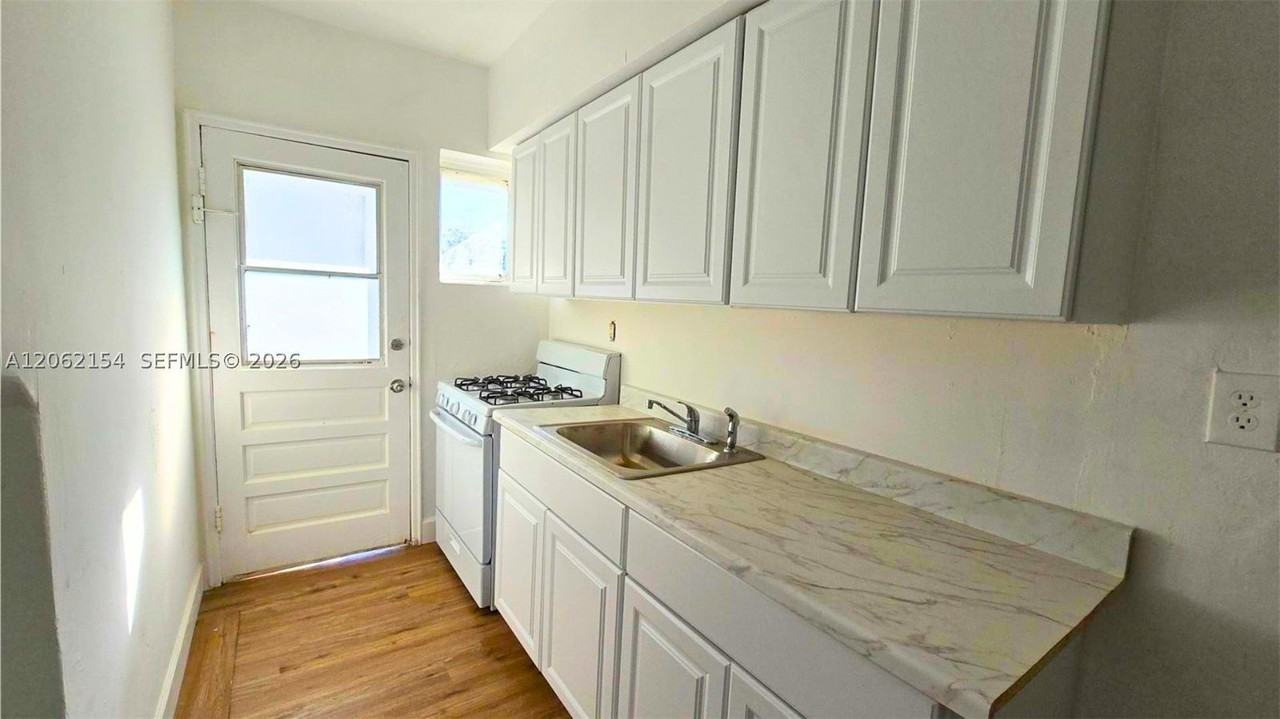 660 84th St #39 - Photo 2 of 17