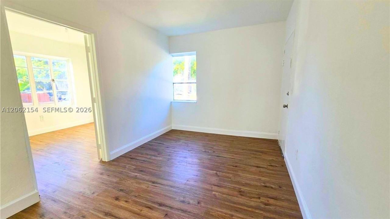 660 84th St #39 - Photo 4 of 17