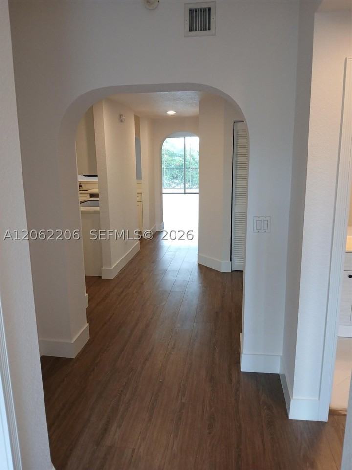 10770 Nw 66th St #412 - Photo 3 of 40