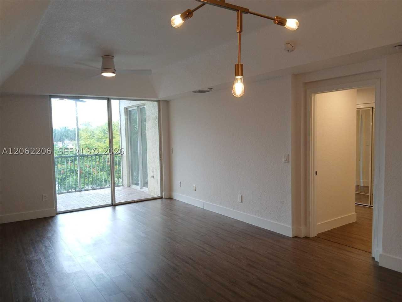 10770 Nw 66th St #412 - Photo 7 of 40