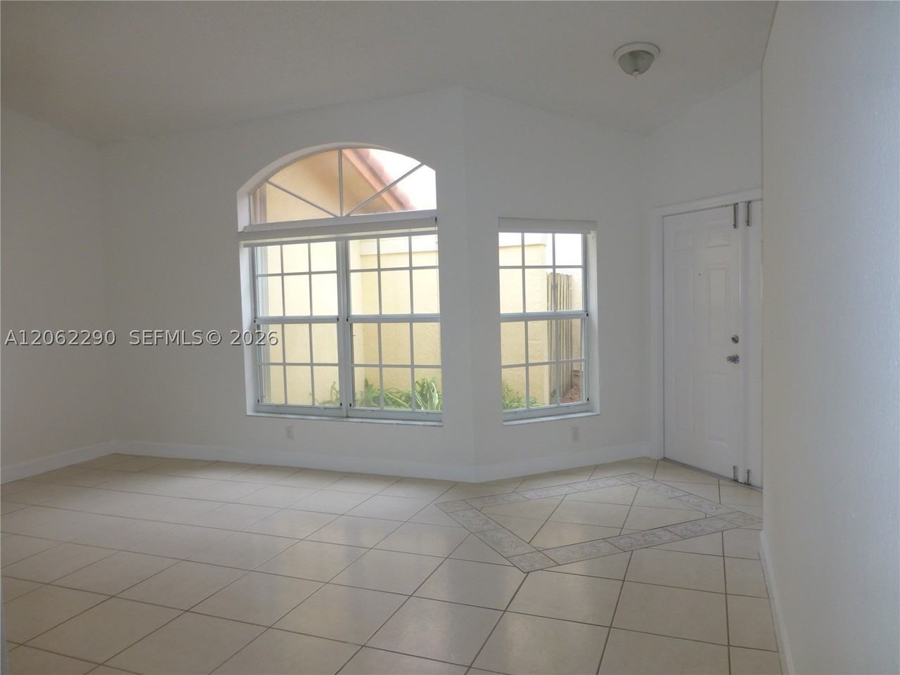 11236 Nw 58th Ter - Photo 4 of 35