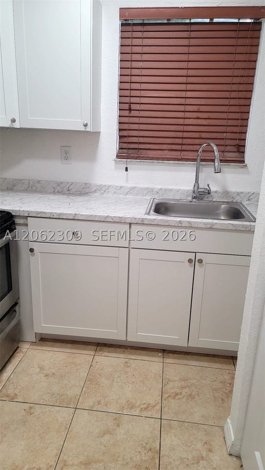 3250 Nw 94th St #0 - Photo 4 of 11