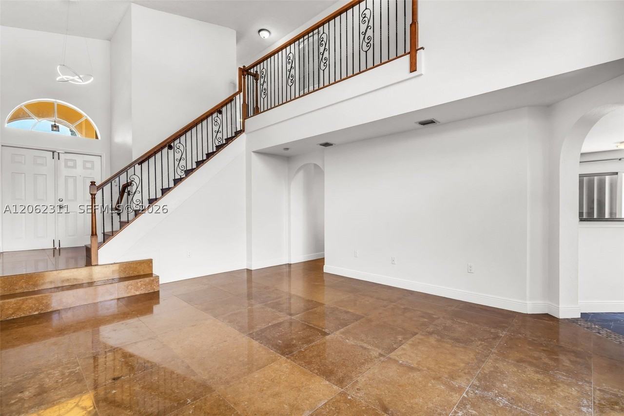 5160 Nw 112th Ct - Photo 5 of 39