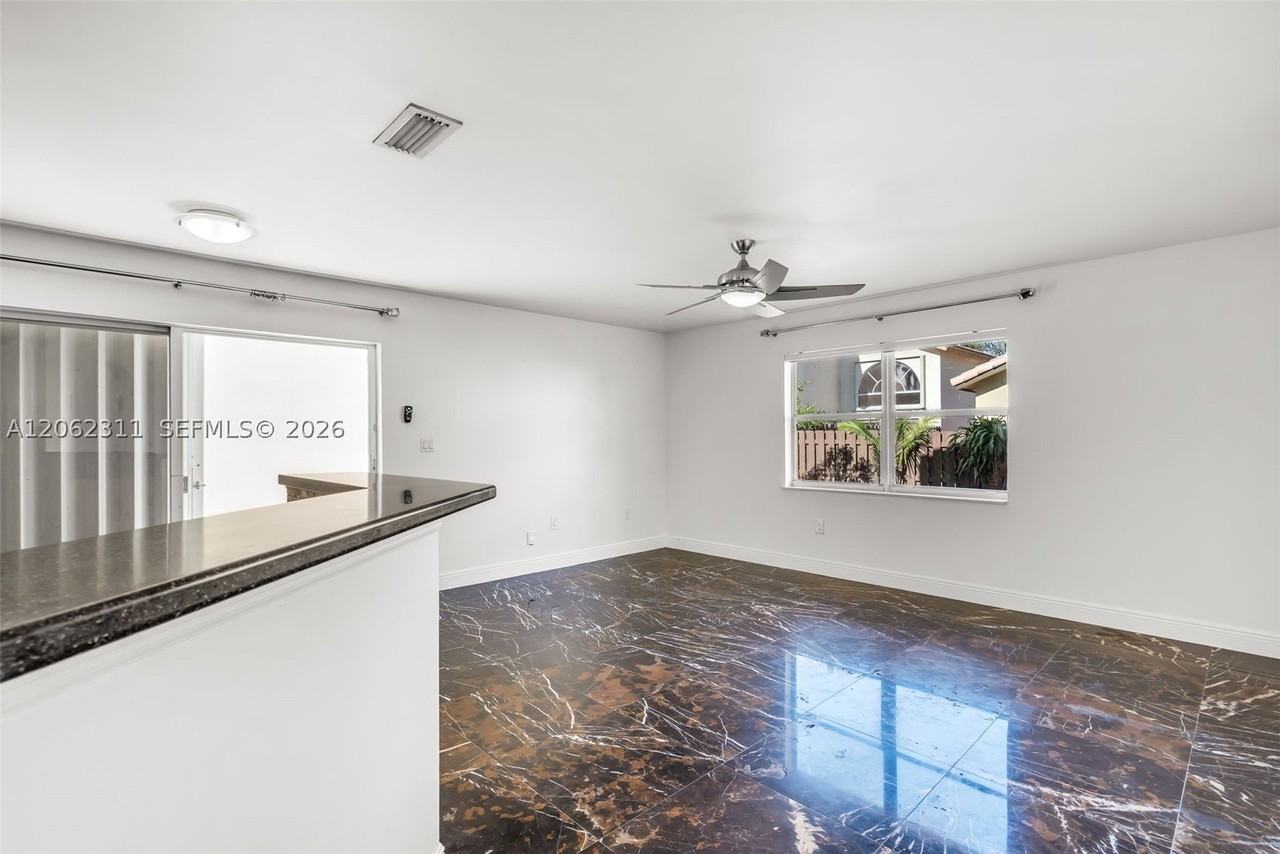 5160 Nw 112th Ct - Photo 7 of 39