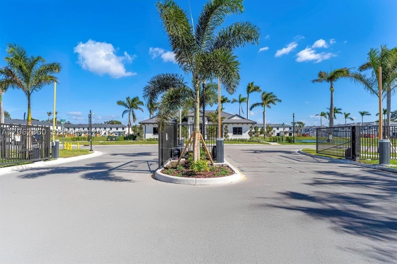 3024 Green Palm Ct #5838 - Photo 2 of 39