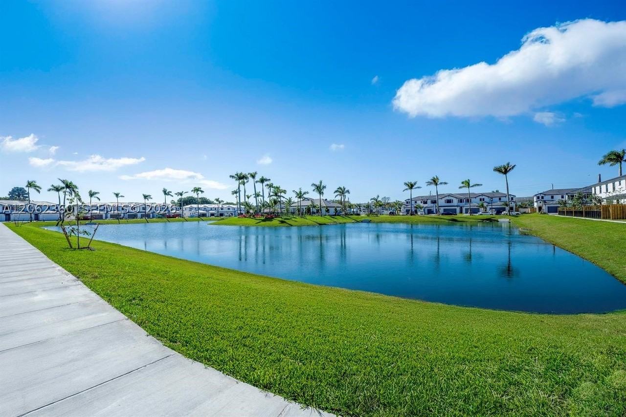 3024 Green Palm Ct #5838 - Photo 3 of 39