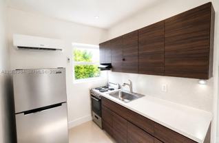 551 Ne 61st St #3 - Photo 1 of 1