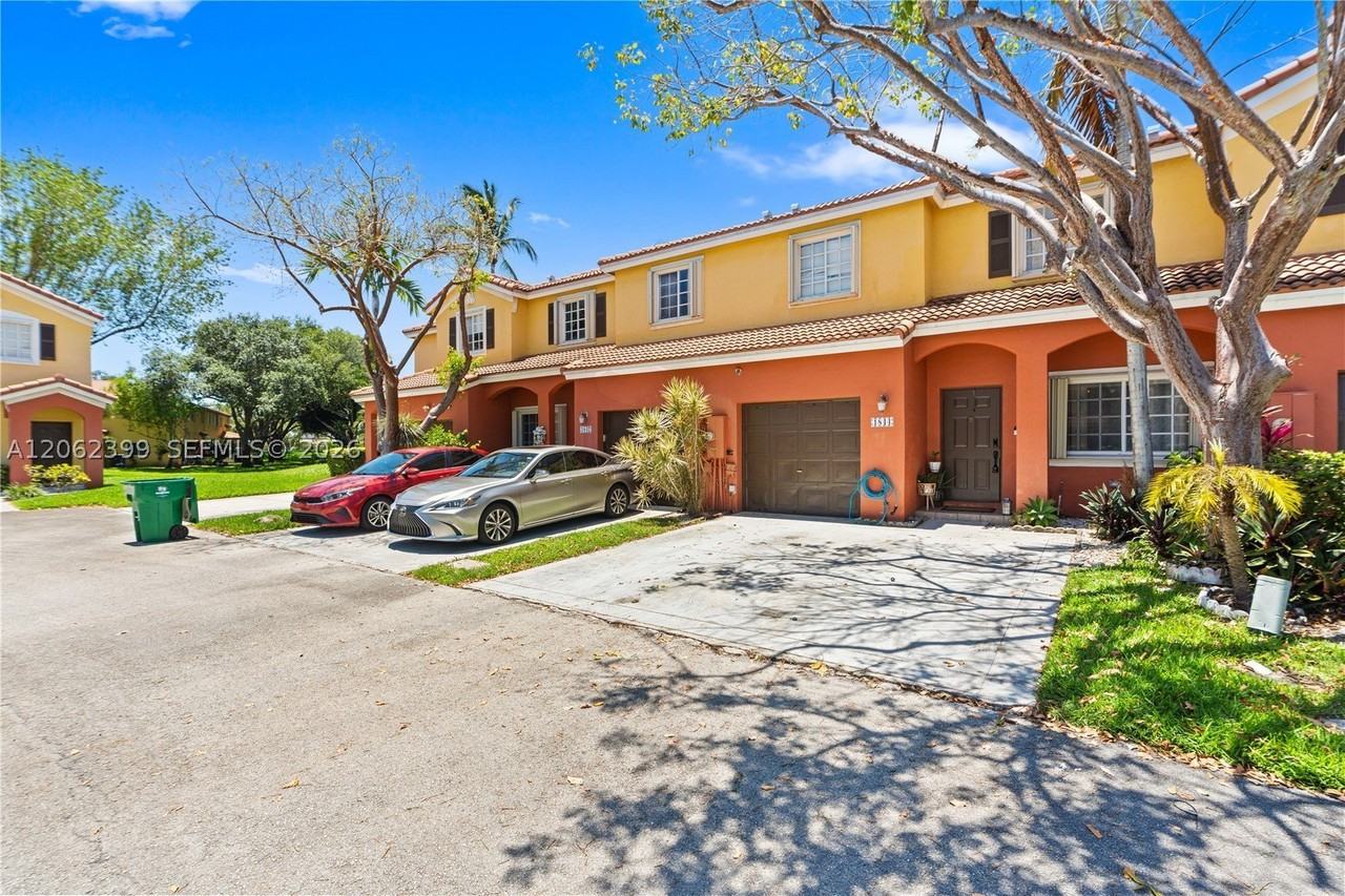 1844 Sw 102nd Way - Photo 3 of 35