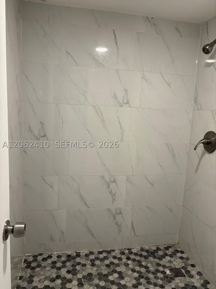 19851 Sw 114th Ave #207 - Photo 2 of 7