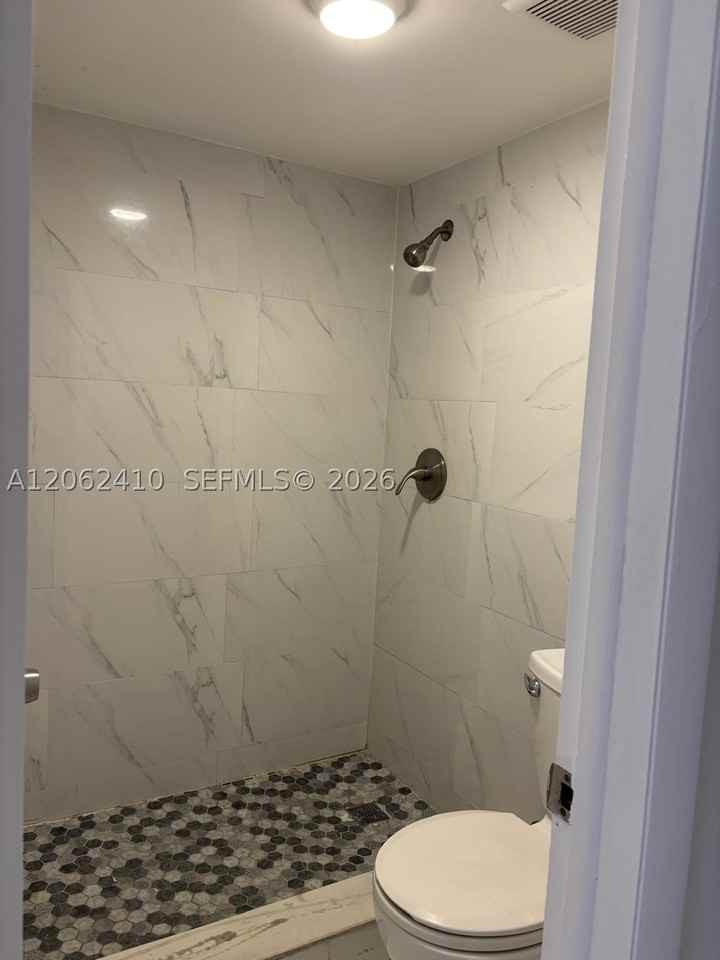 19851 Sw 114th Ave #207 - Photo 3 of 7