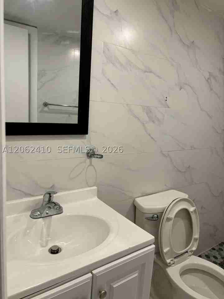 19851 Sw 114th Ave #207 - Photo 4 of 7