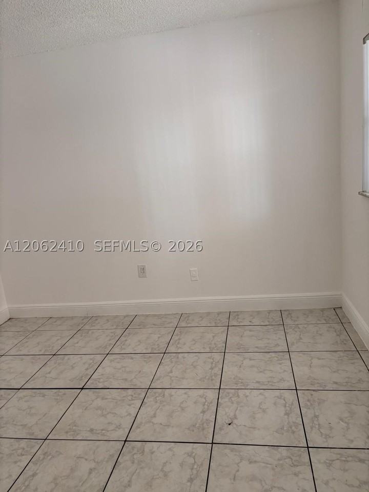 19851 Sw 114th Ave #207 - Photo 6 of 7
