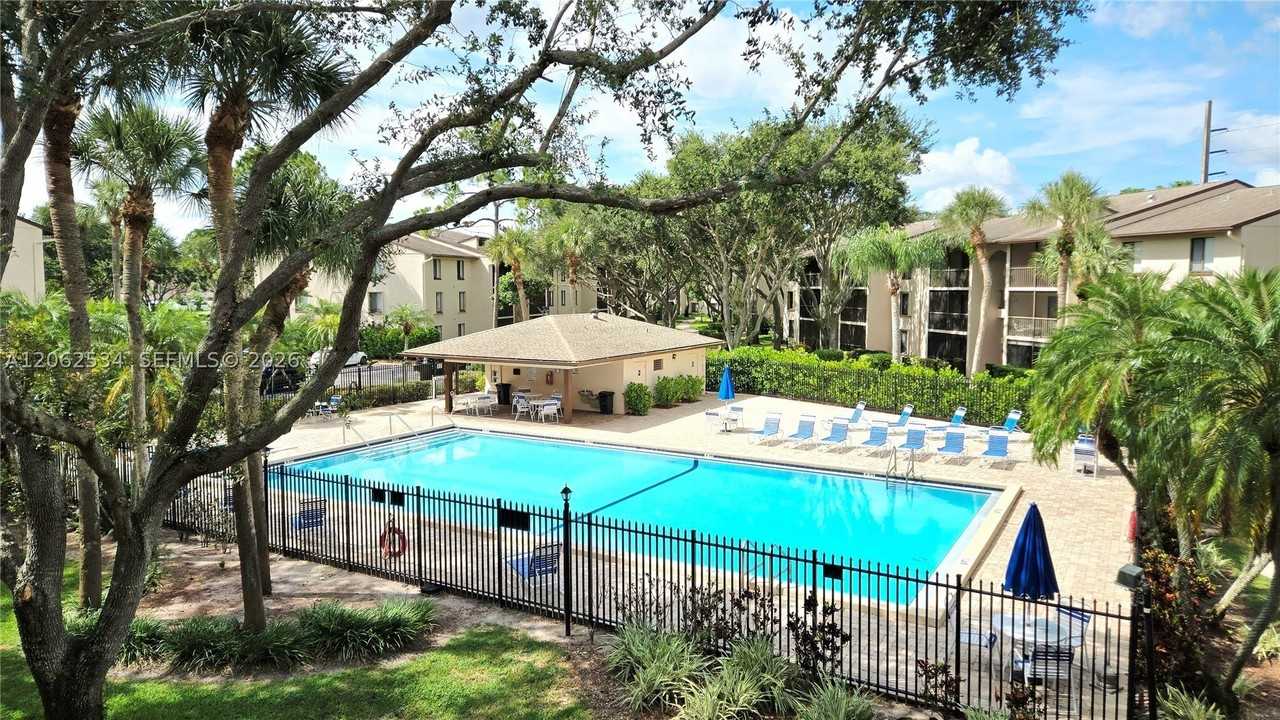202 Foxtail Dr #G2