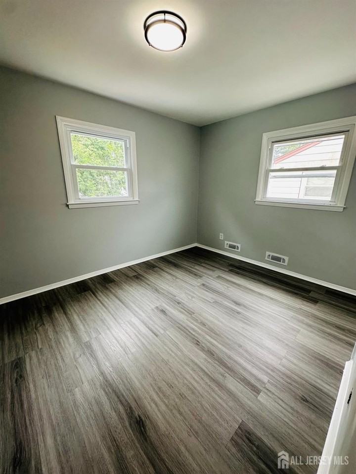 183 E Henry Pl - Photo 5 of 15