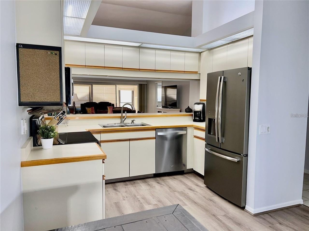 7186 Lakeside Dr - Photo 4 of 22