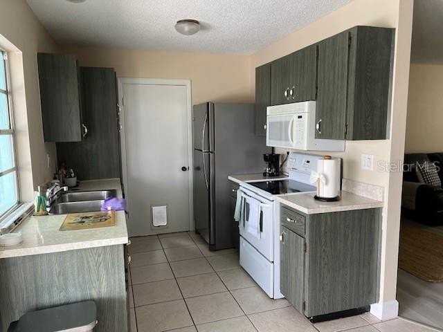 4192 Gingold St - Photo 4 of 16