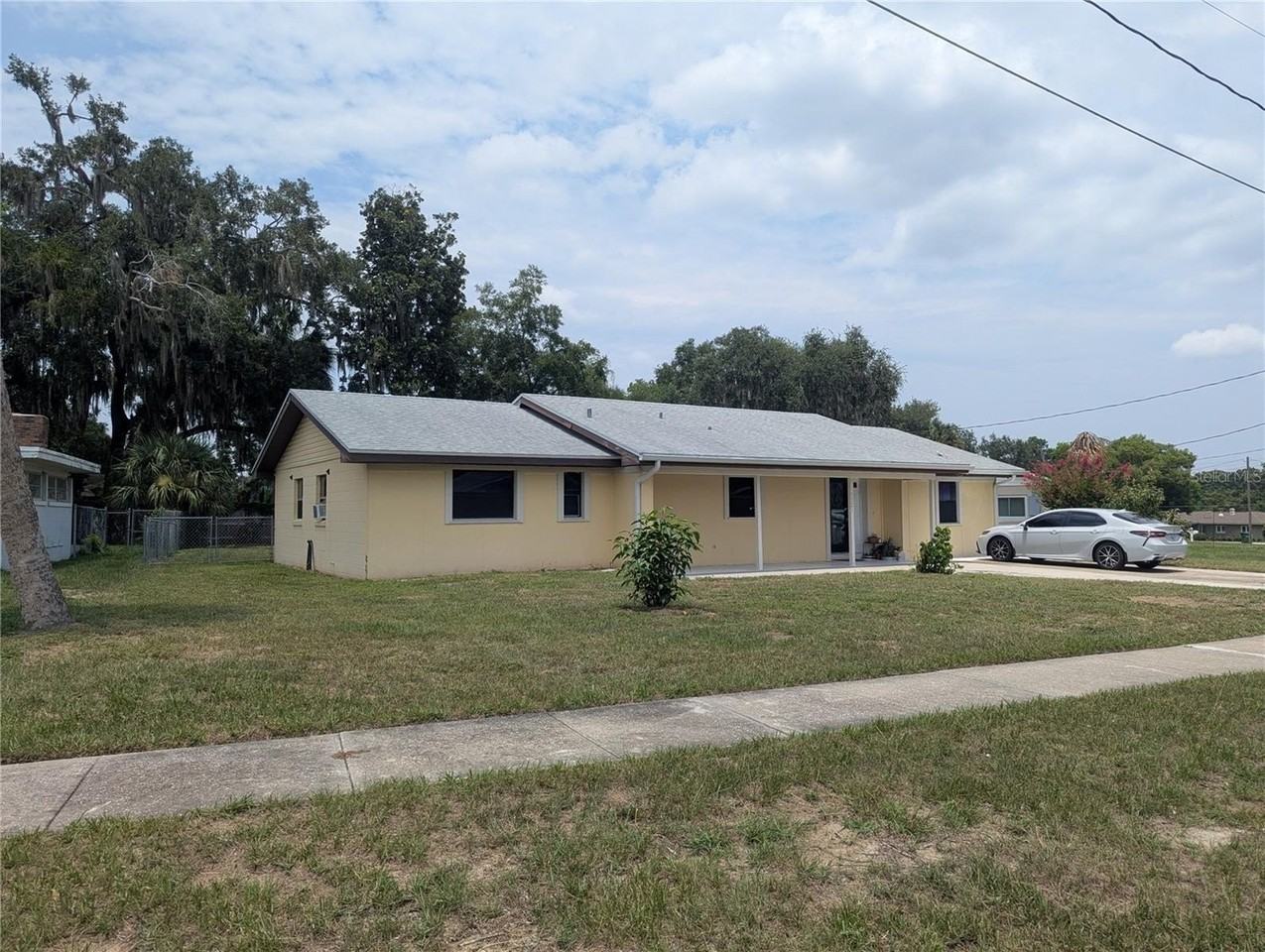 1521 Normandy Way - Photo 3 of 42