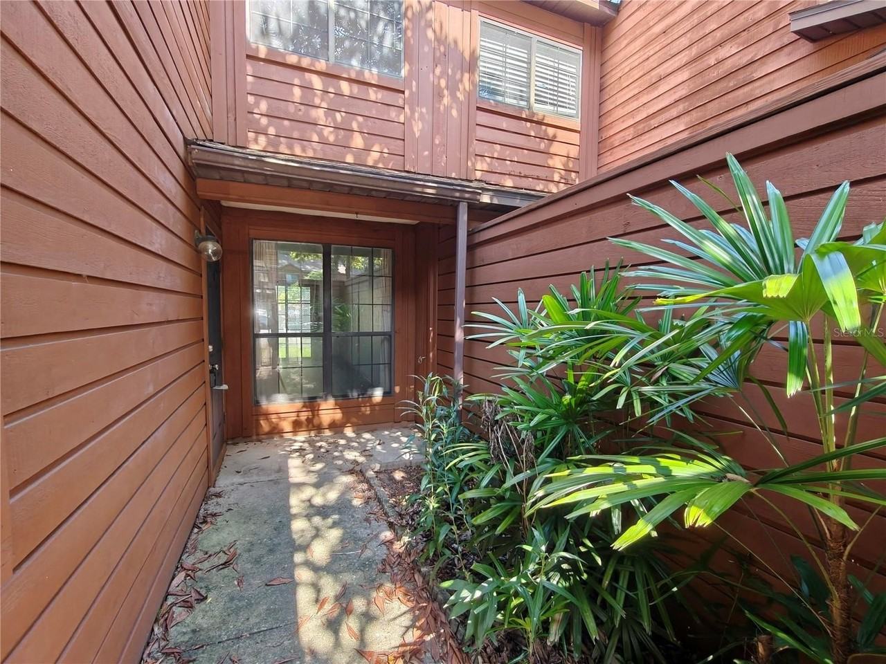 830 Sw 56th Ter - Photo 2 of 22
