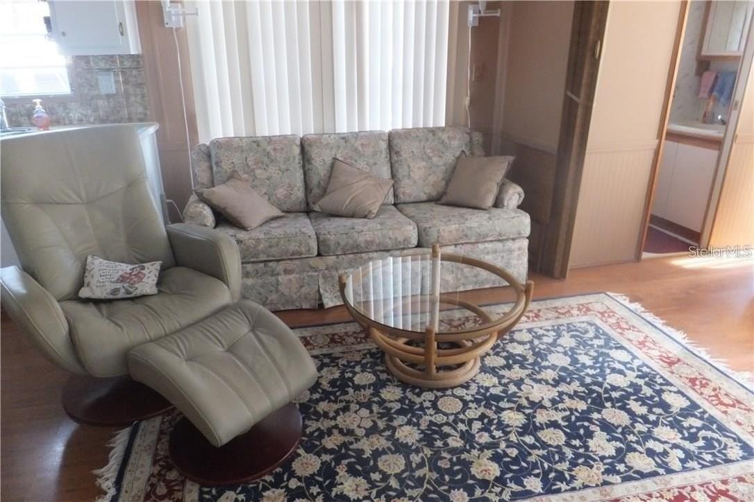 351 Citrus Ridge Dr - Photo 2 of 13
