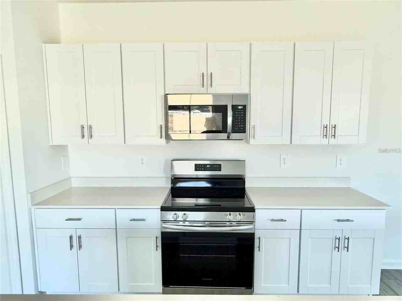 3783 Ne 30th Ter - Photo 6 of 29