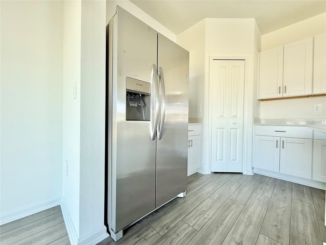 3783 Ne 30th Ter - Photo 7 of 29