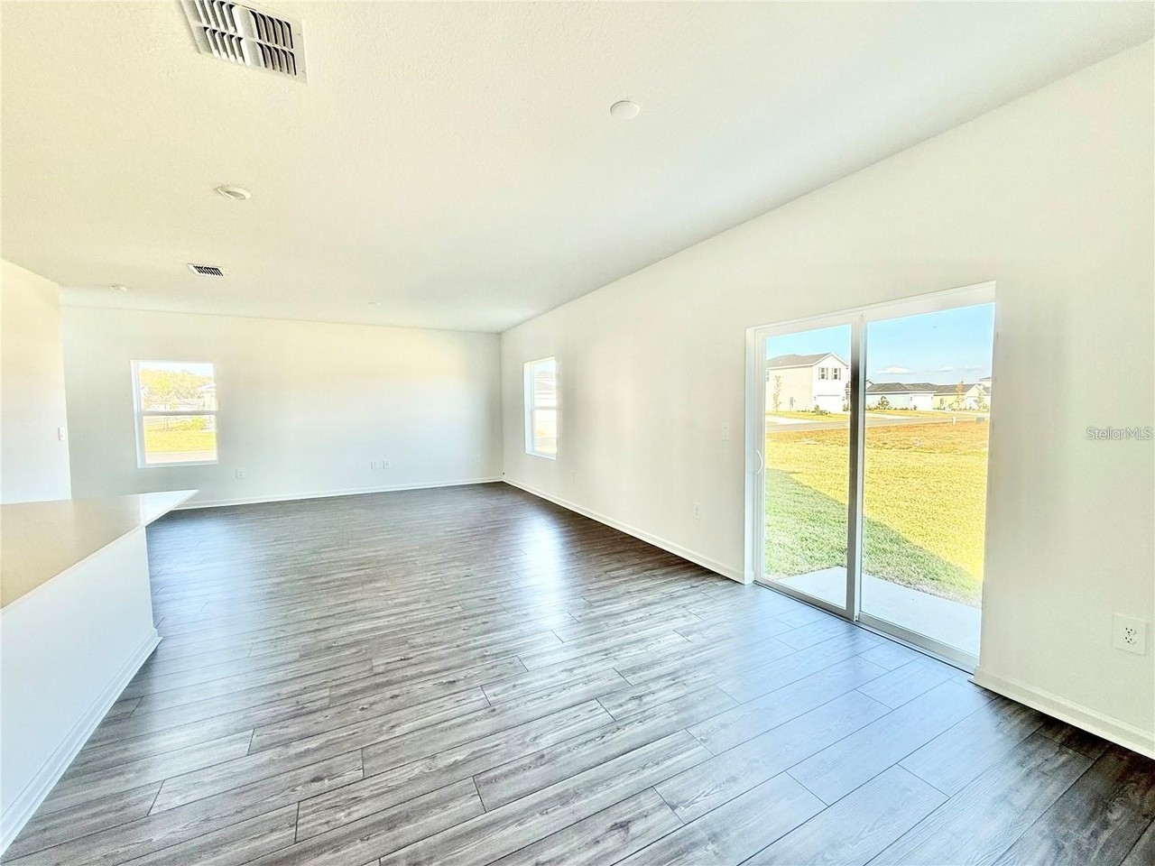 3783 Ne 30th Ter - Photo 6 of 29
