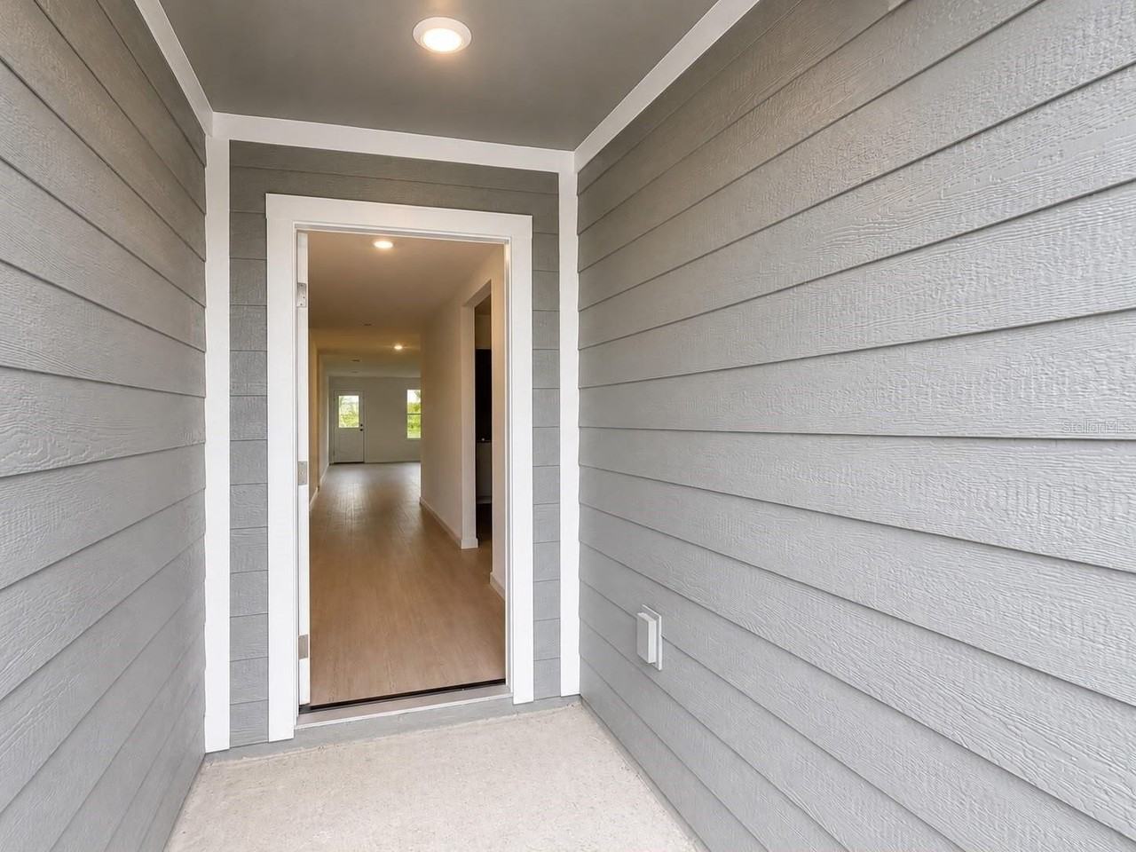 431 Artemis St - Photo 5 of 24
