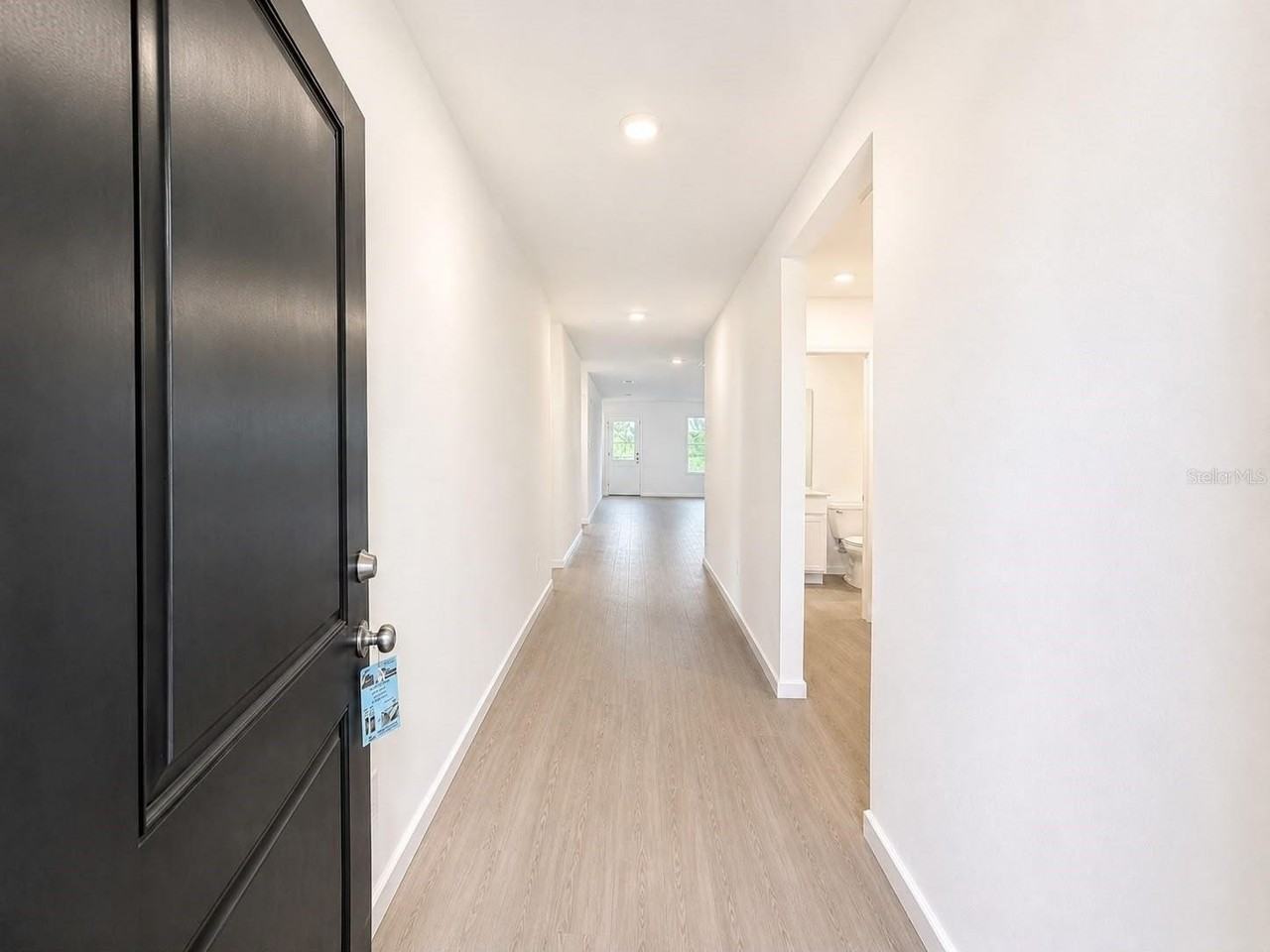 431 Artemis St - Photo 6 of 24