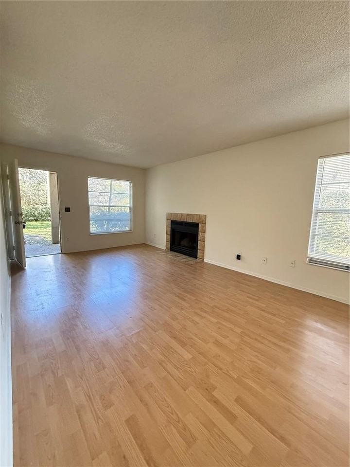 14308 Hanging Moss Cir #102 - Photo 5 of 34