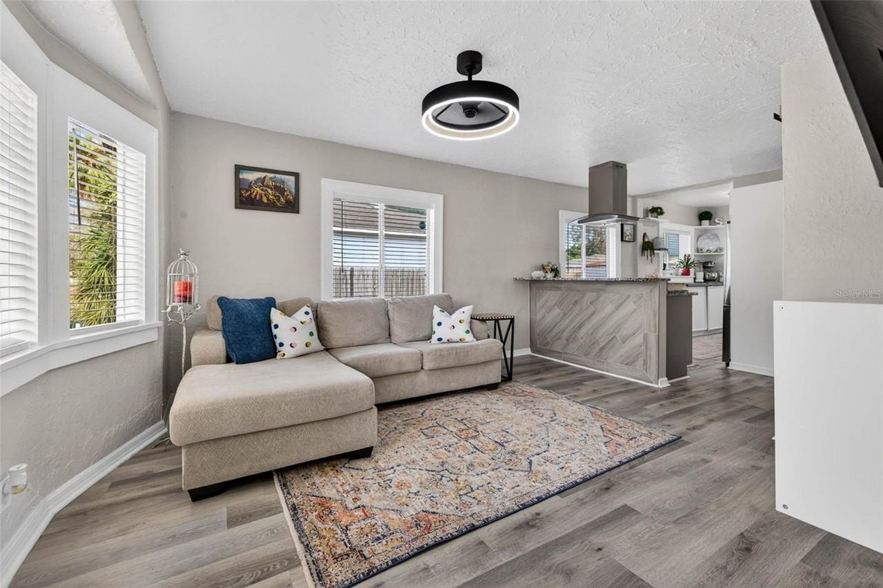 2561 13th Ave N - Photo 4 of 16