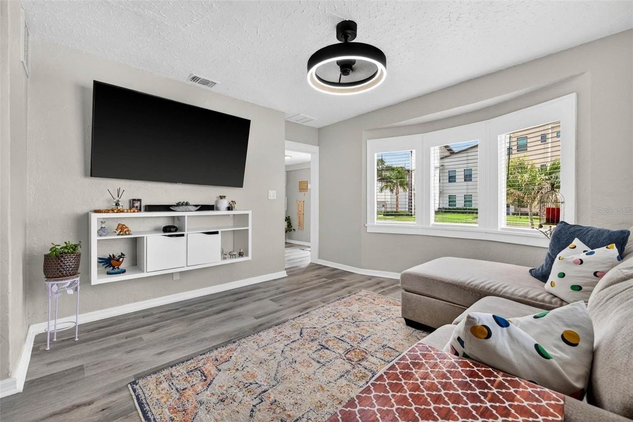2561 13th Ave N - Photo 5 of 16