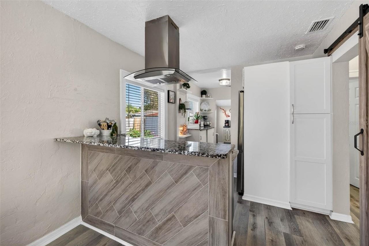 2561 13th Ave N - Photo 6 of 16