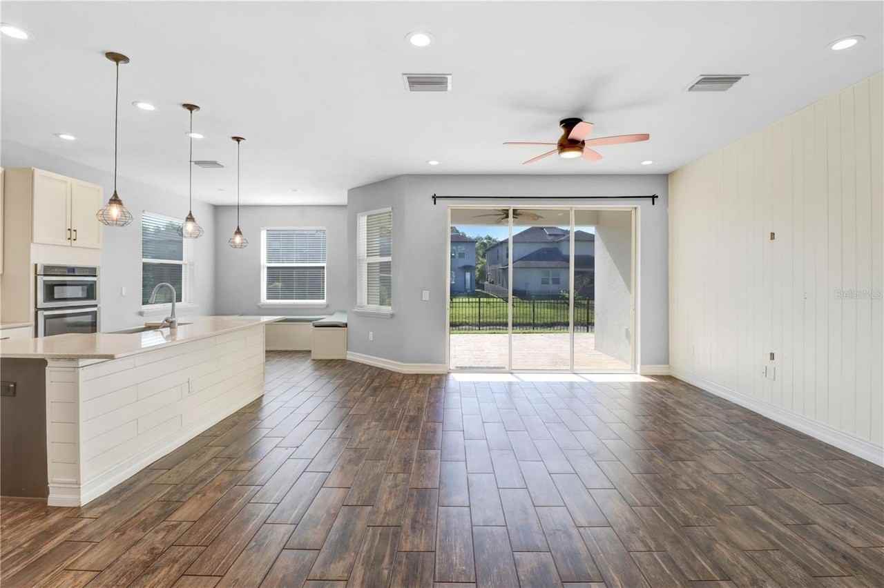 16325 Hyde Manor Dr - Photo 4 of 32